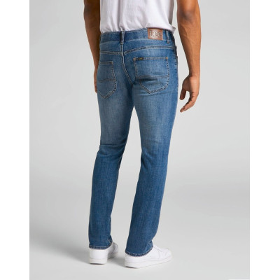 Extreme motion slim fit jeans